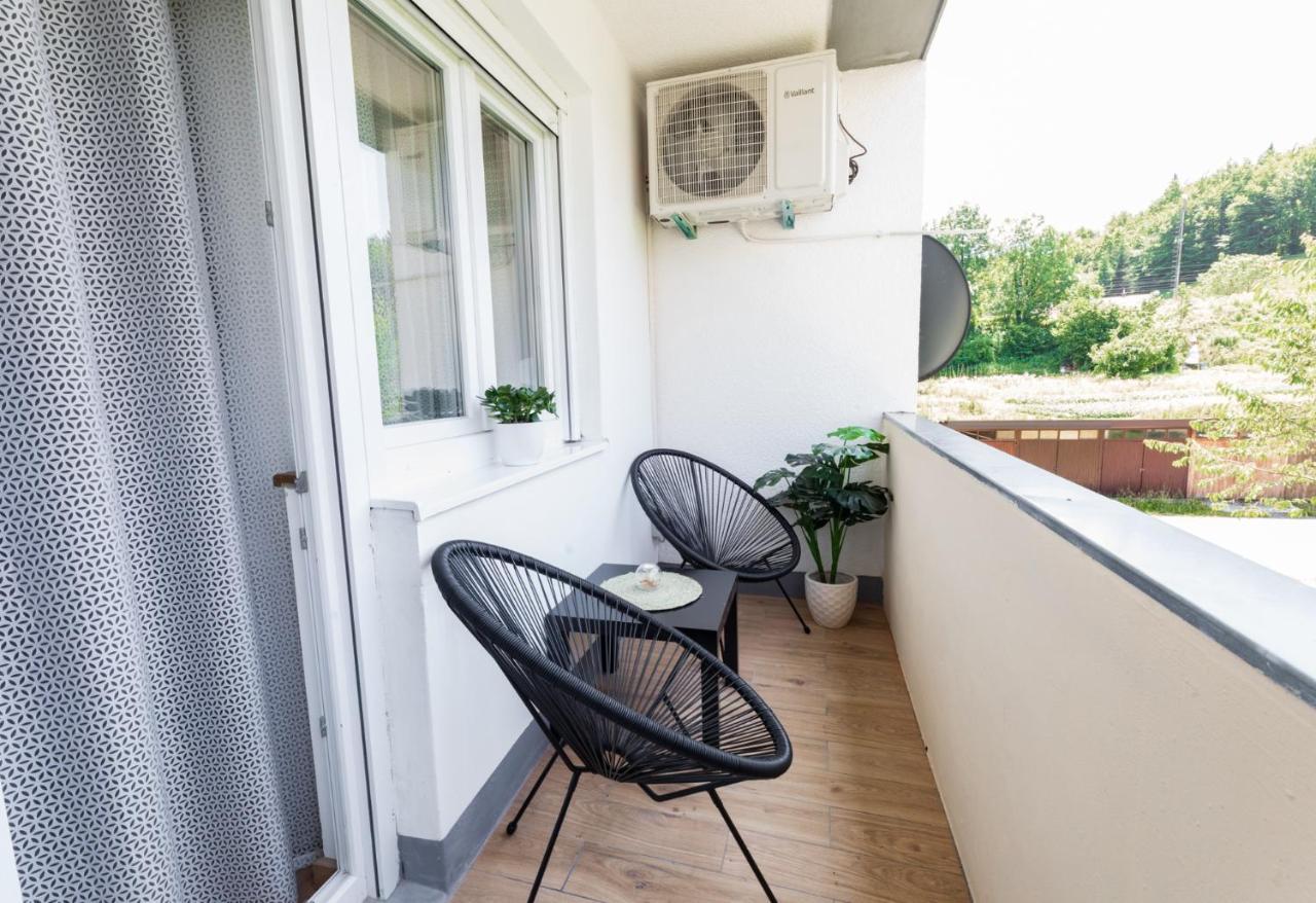 Lynx And Fox Self Check-In Free Parking Apartment Delnice Exteriör bild